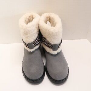 EUC MUK LUKS Flexi Montauk Faux Fur Lined Grey Winter Ankle Boots Women Size 7